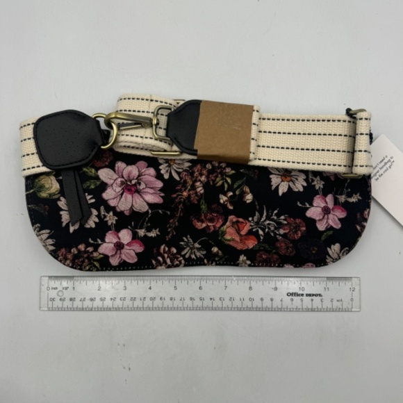 NEW Sila Canvas Waist Bag Floral Patterned - Picture 4 of 5